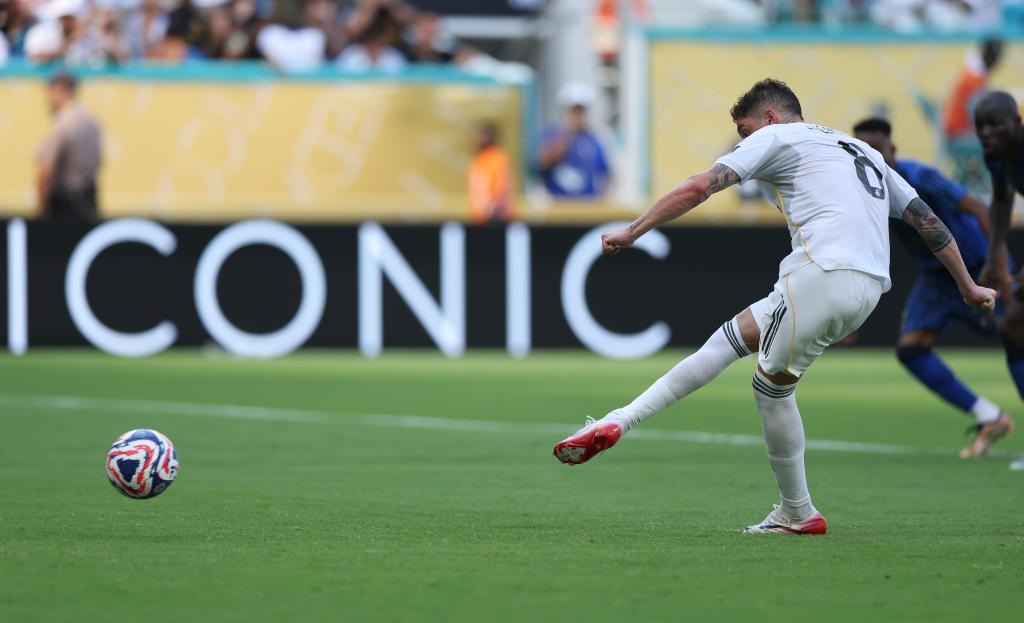 Shams：詹姆斯不会在对阵太阳时复出 预计可能还会缺席一周！